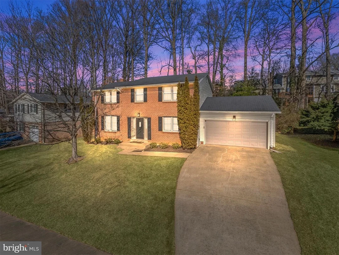 10208 Dundalk St, Fairfax, VA