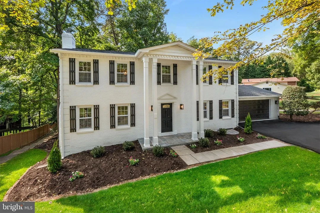 9817 Bridleridge Ct, Vienna, VA