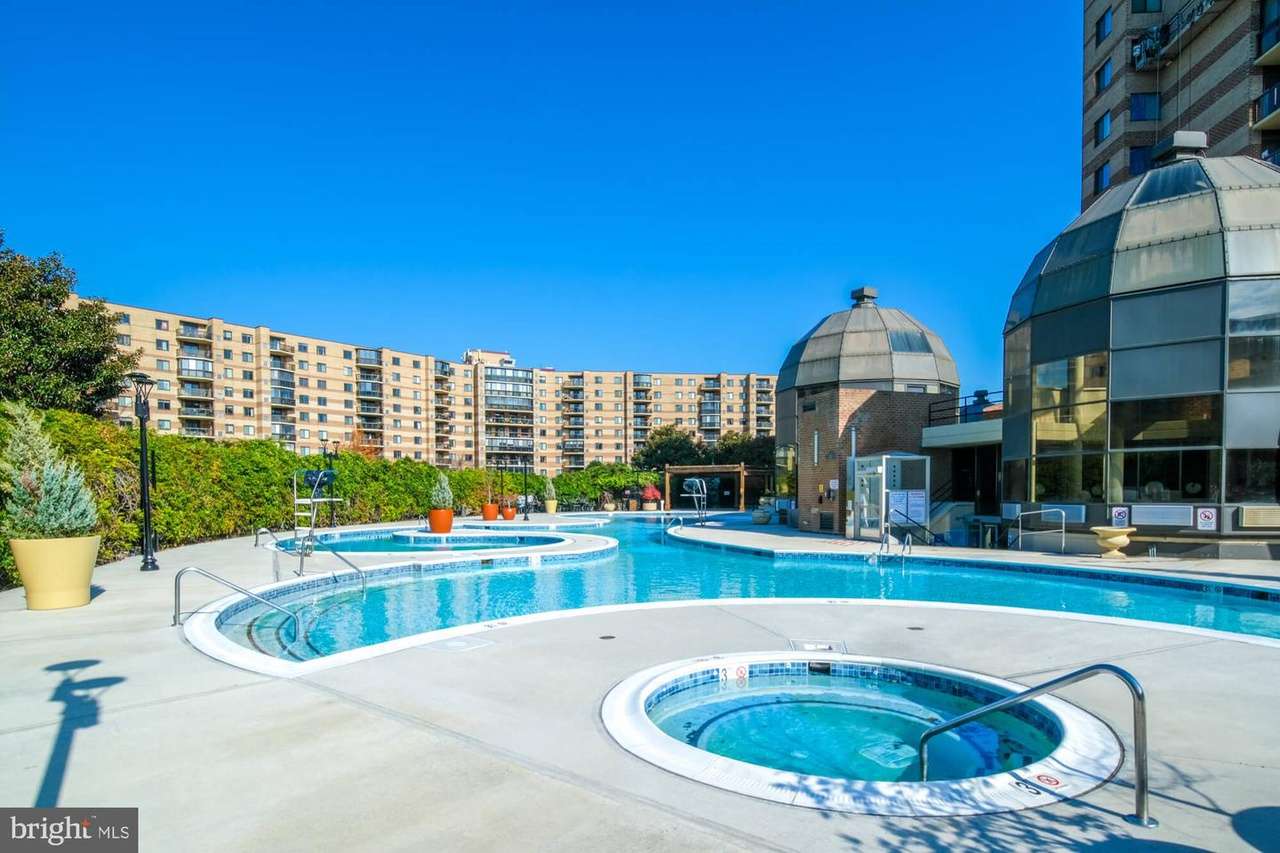 8370 Greensboro # 924, Mclean, VA